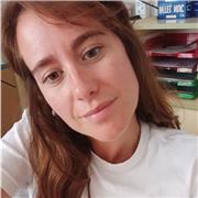 Soy Laura , trabajo como profesora en un centro de educación. Doy clases de apoyo y refuerzo para todas las áreas inglés incluido)